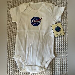 NWT NASA “Houston We Have a Problem” 100%cotton onesie, 3-6 mo, MSRP $35
